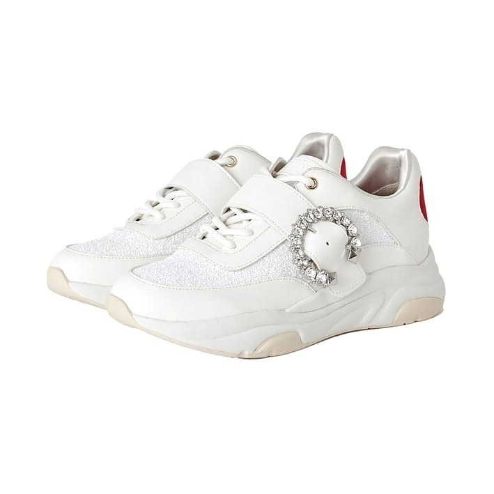 プラス ダイアナのバレンタイン限定スニーカー、ハートモチーフ