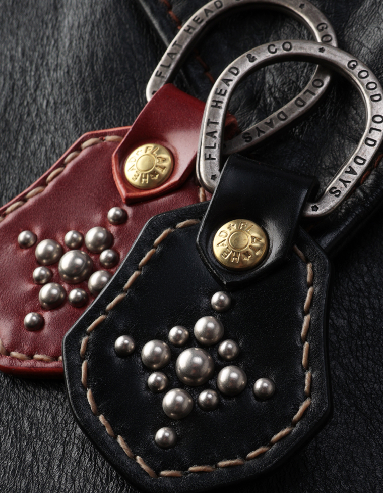 直営店・ウェブショップ限定 コードバン スタッズキーホルダー FN-K5D2