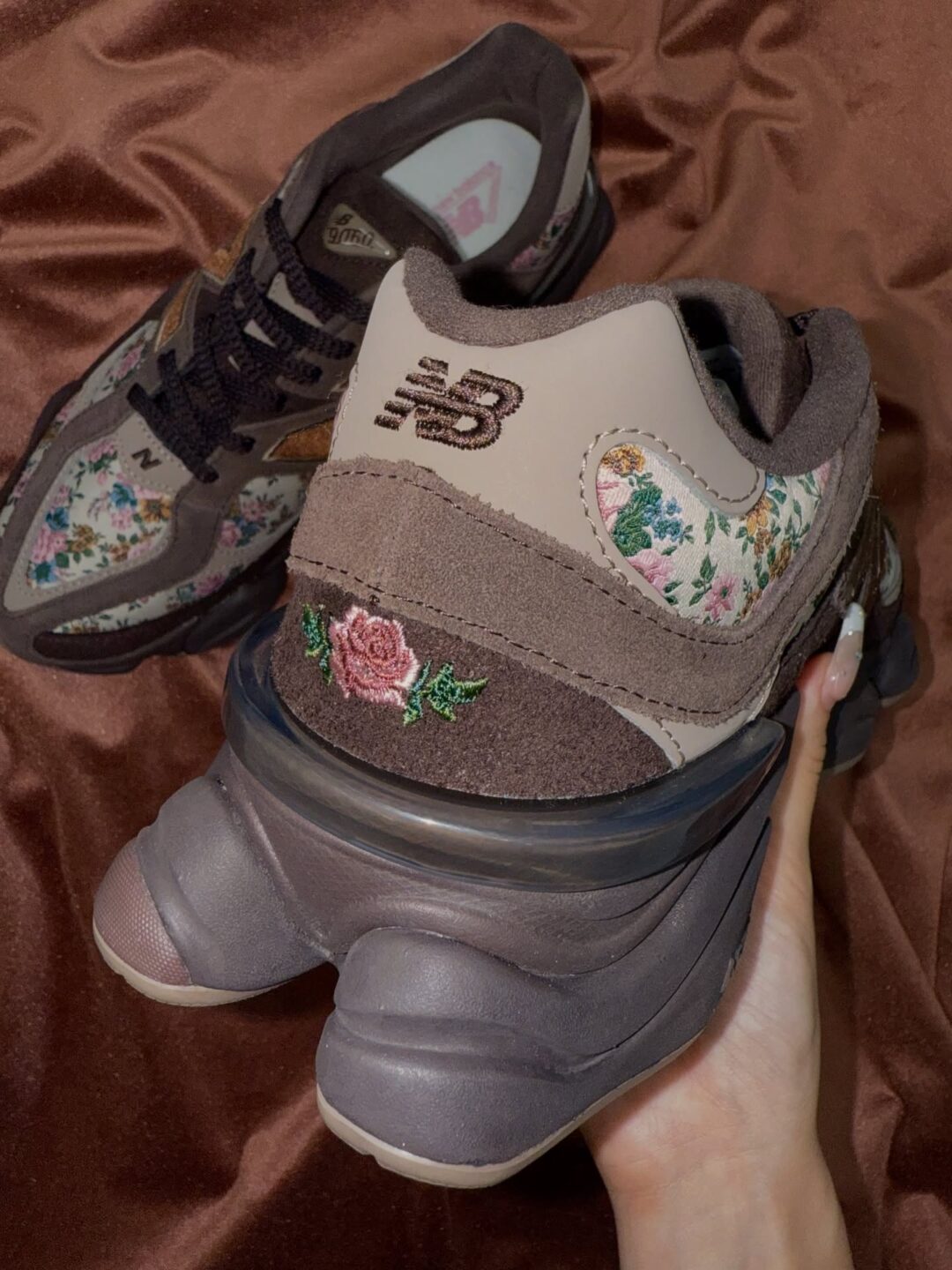 2025年 10/17 発売】atmos pink × New Balance U9060 ATP “Timeless