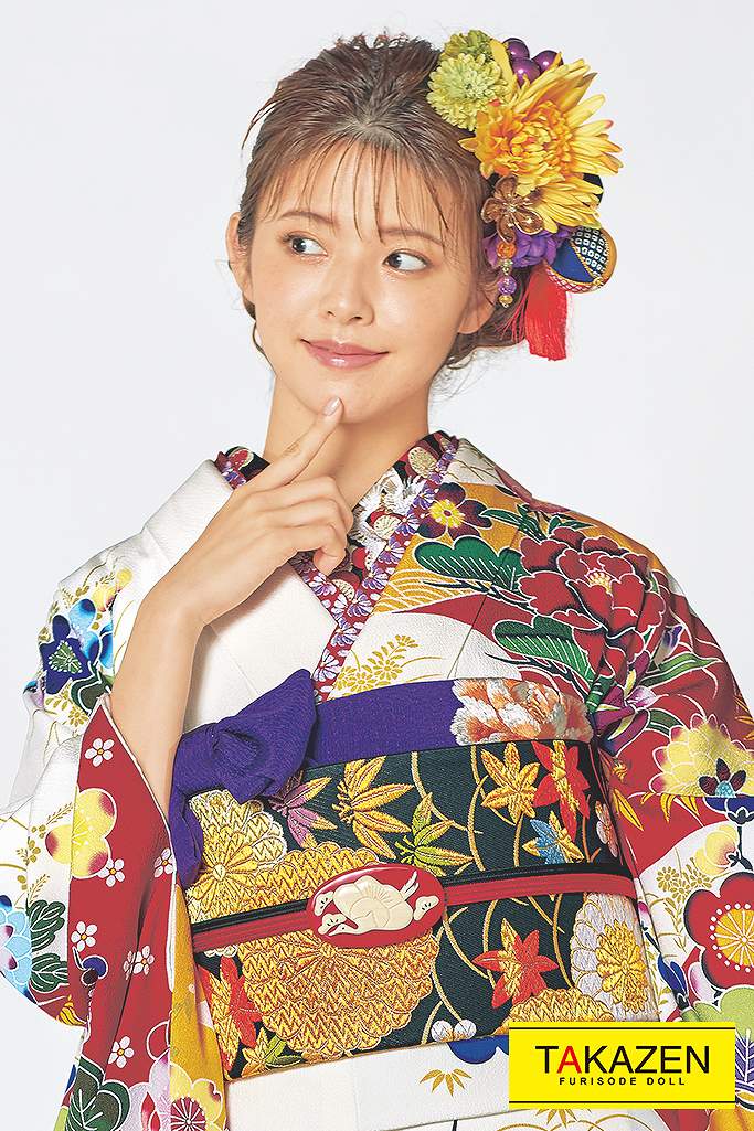 512z21☆三松 紅型振袖 小柄な方にも 古典柄 蝶 赤☆美品 成人式 結婚