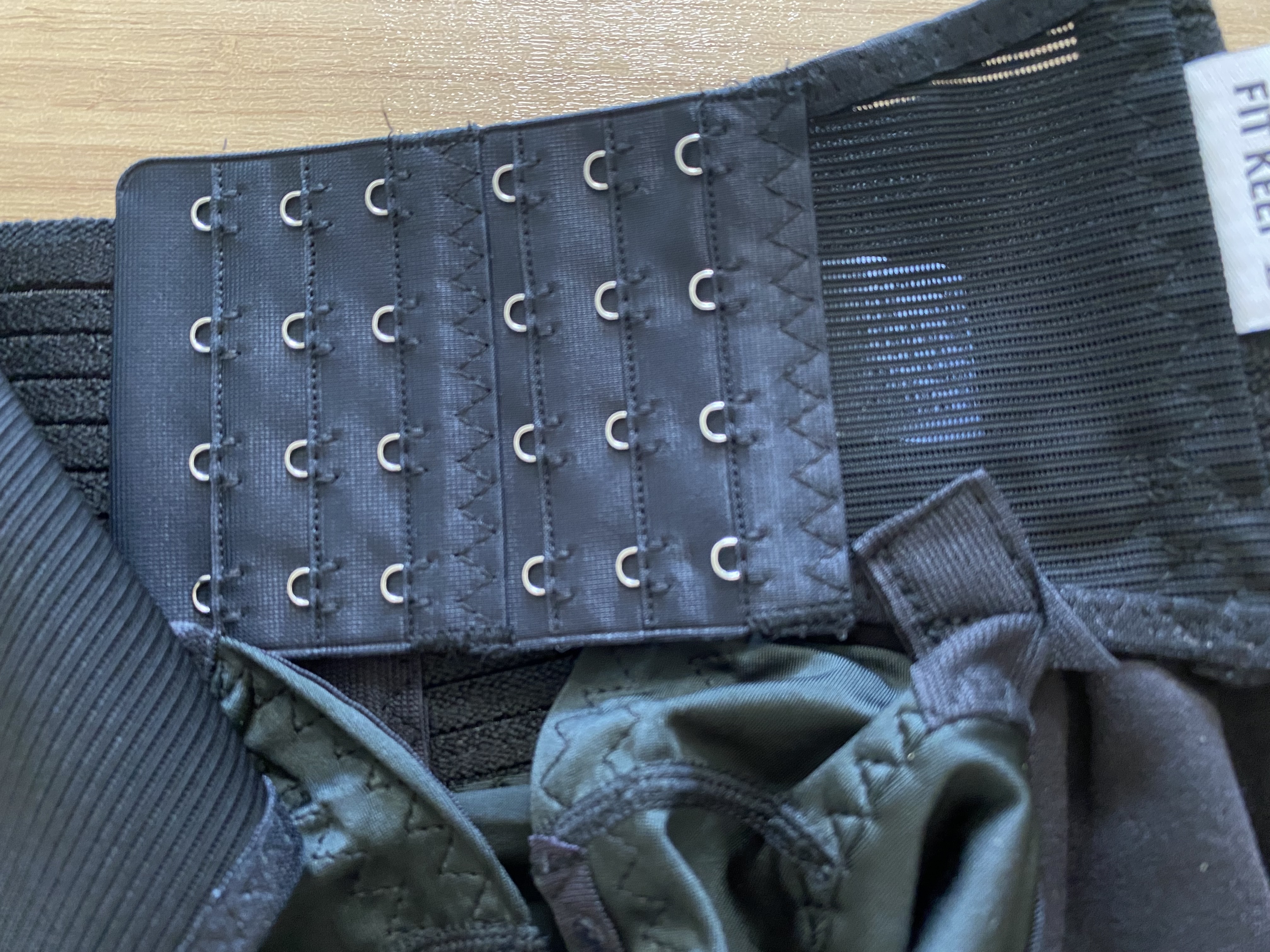 締まっていくのが目に見える！ フィットキープ2骨盤ベルト | CLOVERC