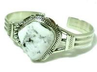 インディアンジュエリー・ホワイトバッファロー