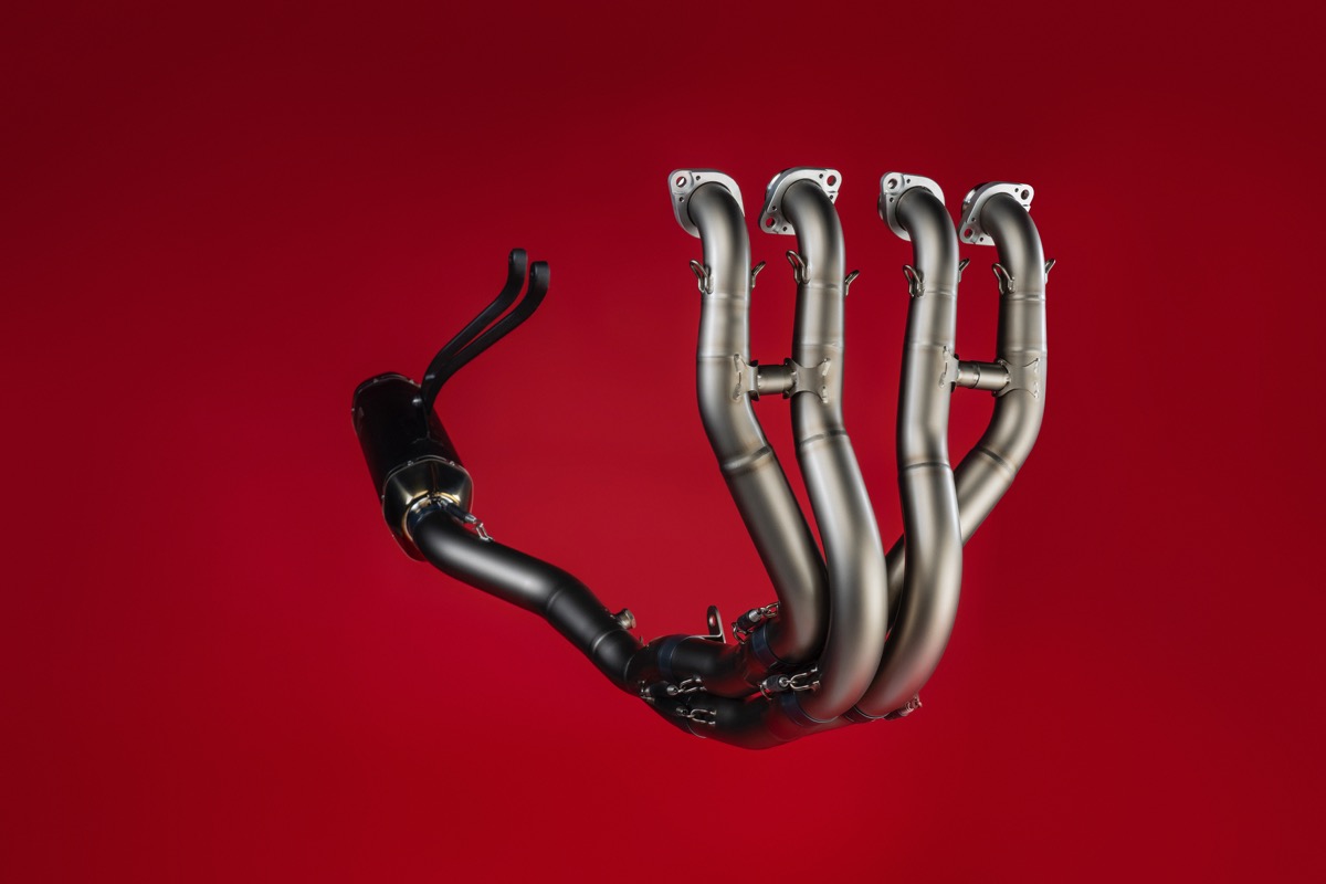 アクラポビッチ創業30周年を記念した限定マフラーが2021年式Ninja ZX