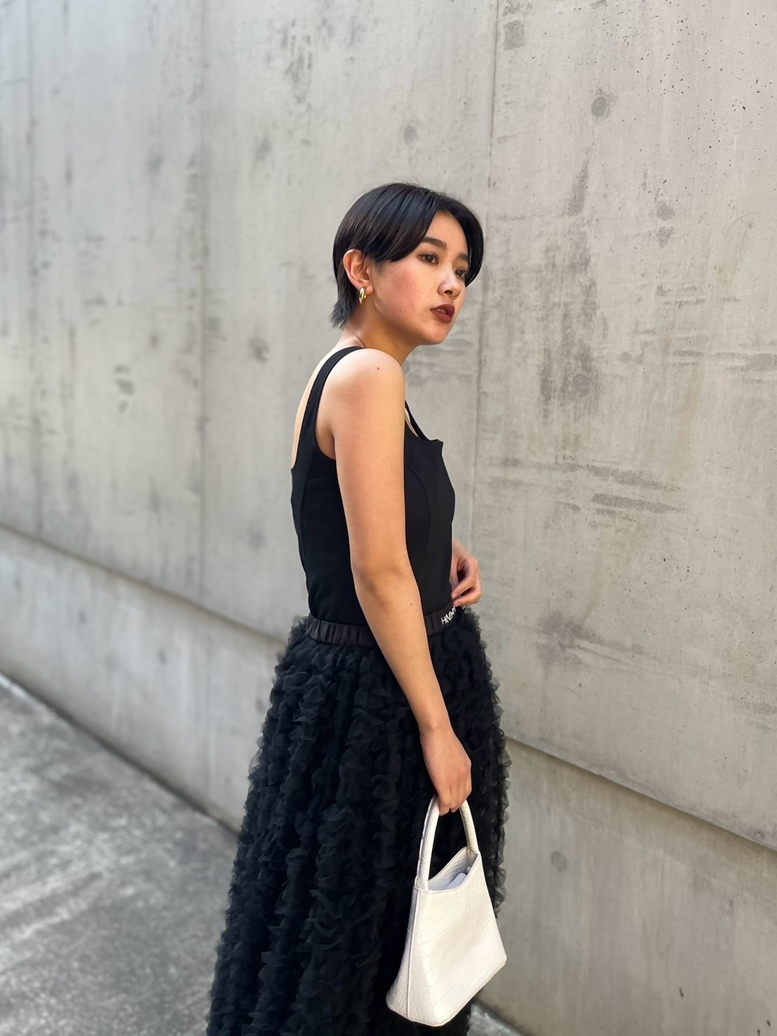 HONEY MI HONEY｜ストレッチデニムワンピース｜フレアシルエットで女性