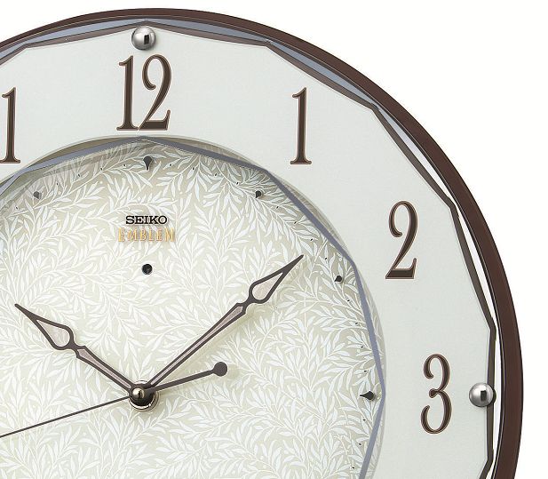 文字盤の植物模様が綺麗です！セイコーエンブレム掛け時計 SEIKO電波
