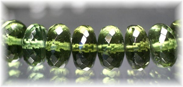 3A++]天然モルダバイトボタンカットブレスレット（約9-10.4mm玉・鑑別