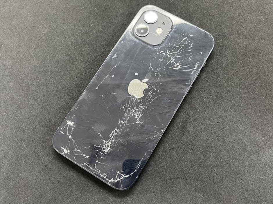 背面割れジャンク品 iPhone12 128GB（バッテリー83%）《買取実績-横浜