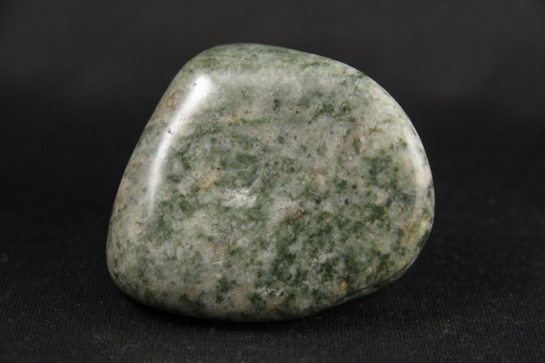 ミャンマー翡翠板（未研磨）1519g 天然石販売 名取貴石 天然石