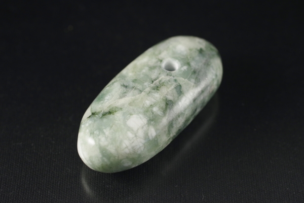 ミャンマー翡翠板（未研磨）1519g 天然石販売 名取貴石 天然石