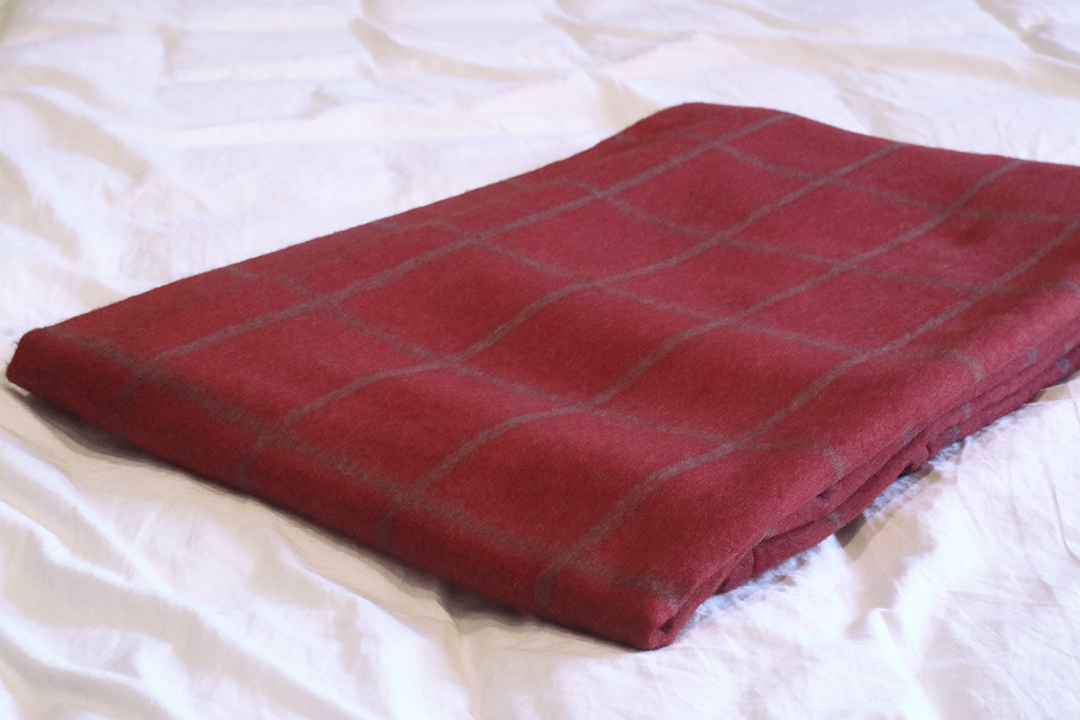 羽毛布団など布団(ふとん)の専門店 | 株式会社石田屋