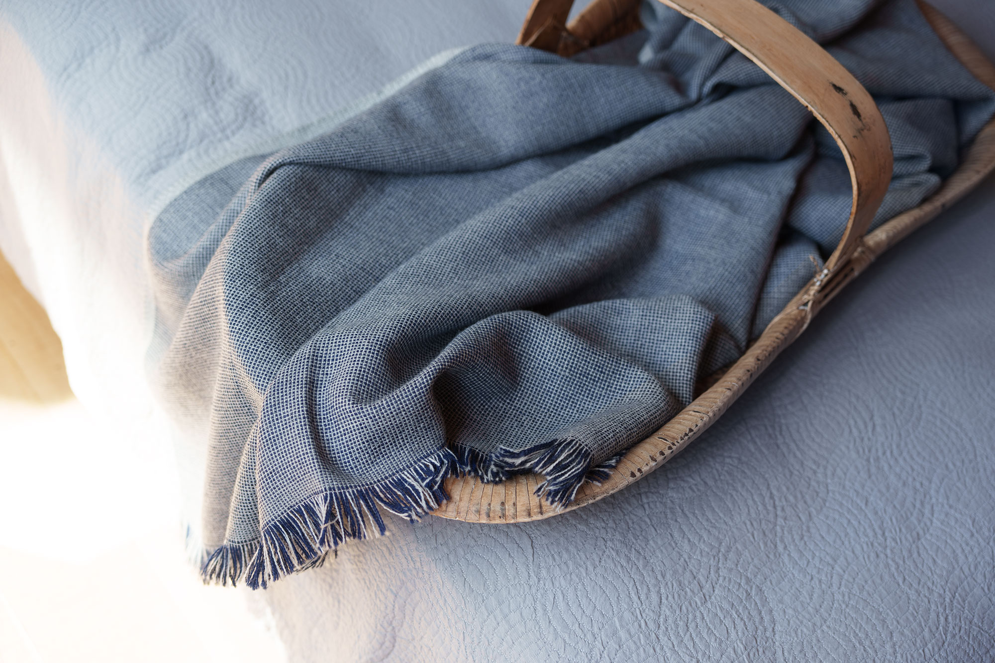 羽毛布団など布団(ふとん)の専門店 | 株式会社石田屋