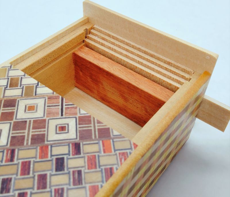 27 steps Yosegi/Ichimatsu 4 sun Japanese puzzle box Himitsu-bako