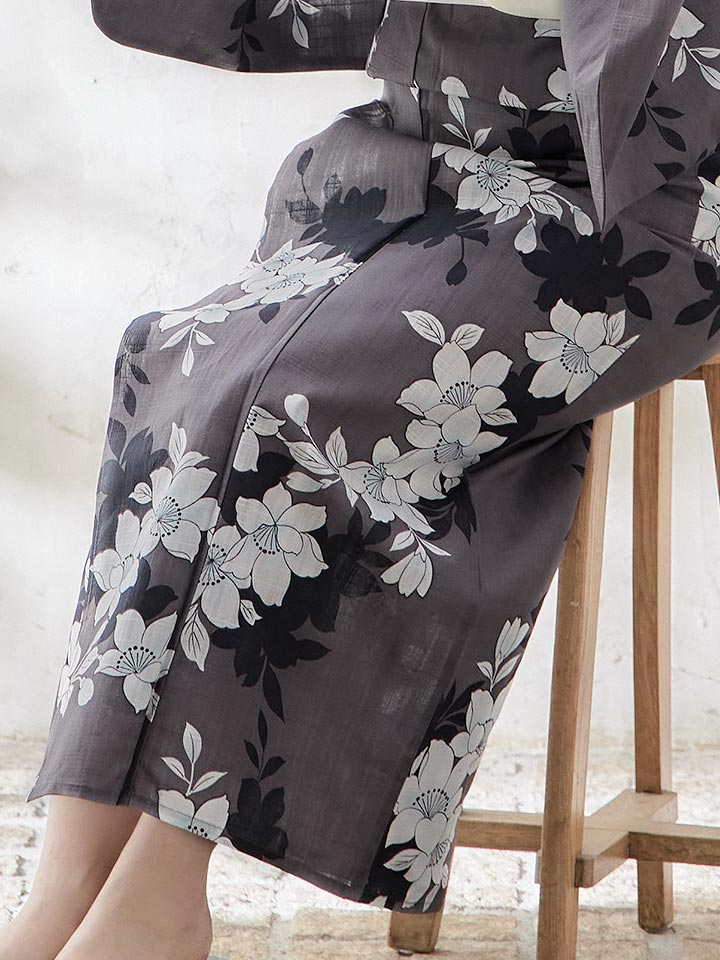 即日発送】【浴衣】クラシカルグレーの百合浴衣 【浴衣3点セット 浴衣