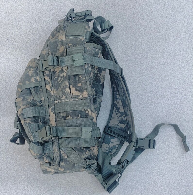 米陸軍実物 MOLLE 2 MODULAR LIGHTWEIGHT アサルトパック バックパック