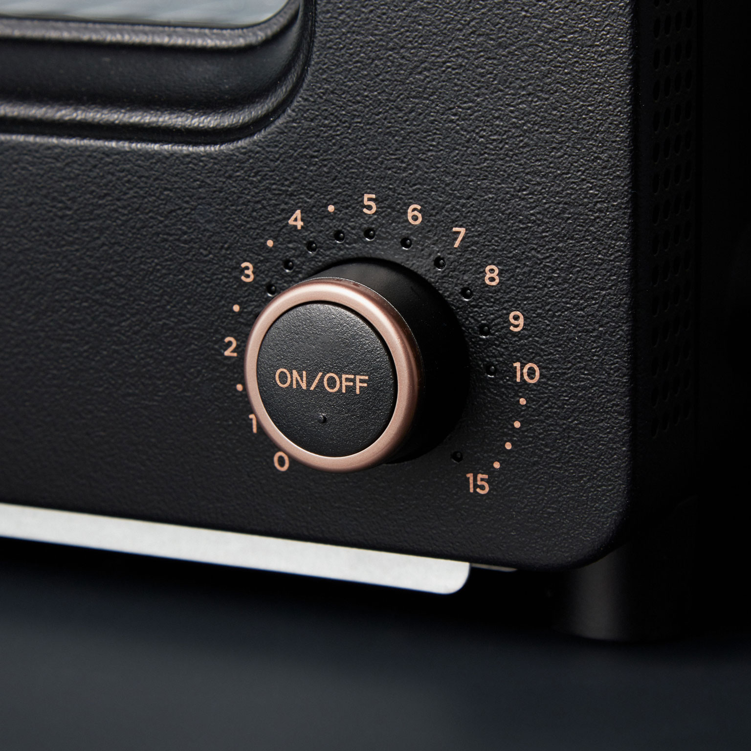 BALMUDA（バルミューダ）The Toaster Pro | LIVING MOTIF｜家具