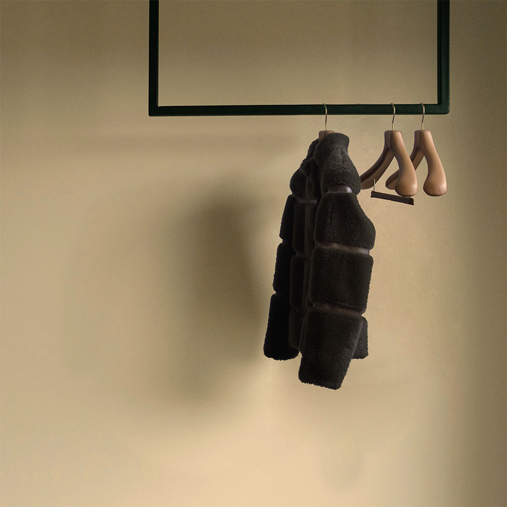 Coat hanger covered in leather FAUSTO