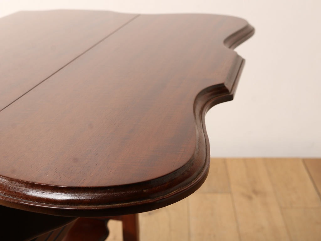 バタフライテーブル | ロイズ・アンティークス | ヨーロッパの