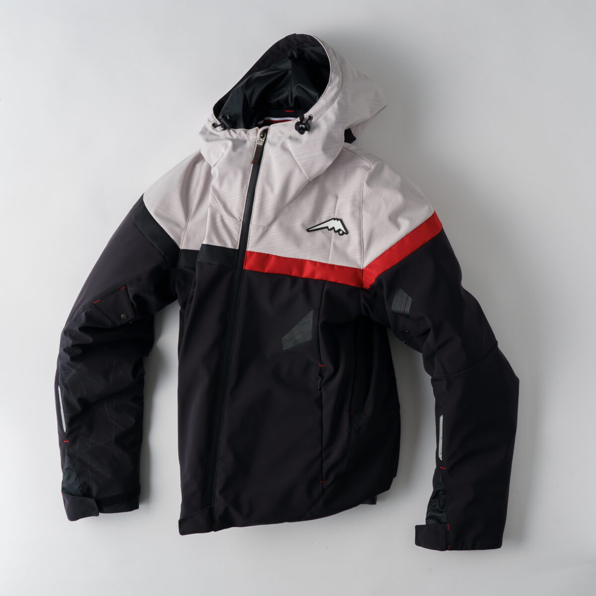 ロンツーにも対応 防寒と動きやすさを兼ね備えたウインタージャケット