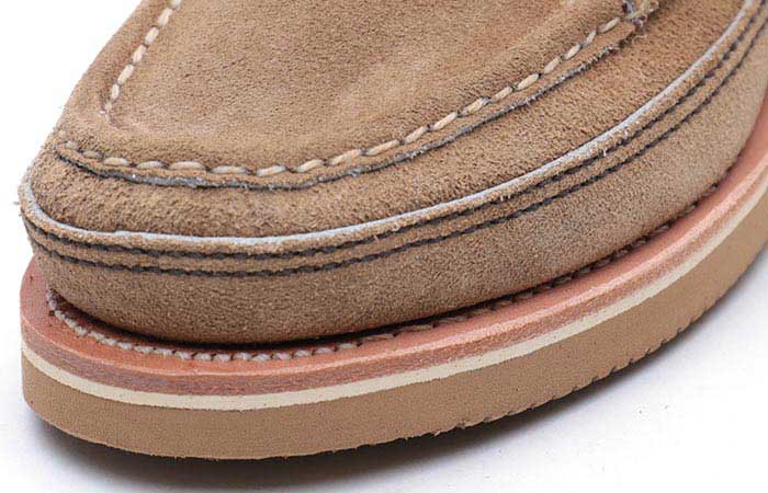 サファリ タン ララミー スウェード ホワイトポロン（SAFARI TAN