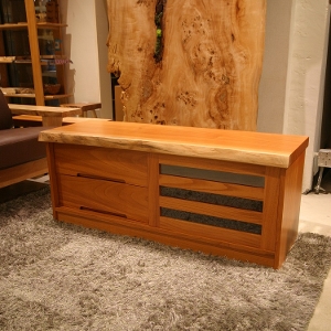 天然木 東京 新宿 東五軒町店展示 欅（けやき・ケヤキ）材 一枚板