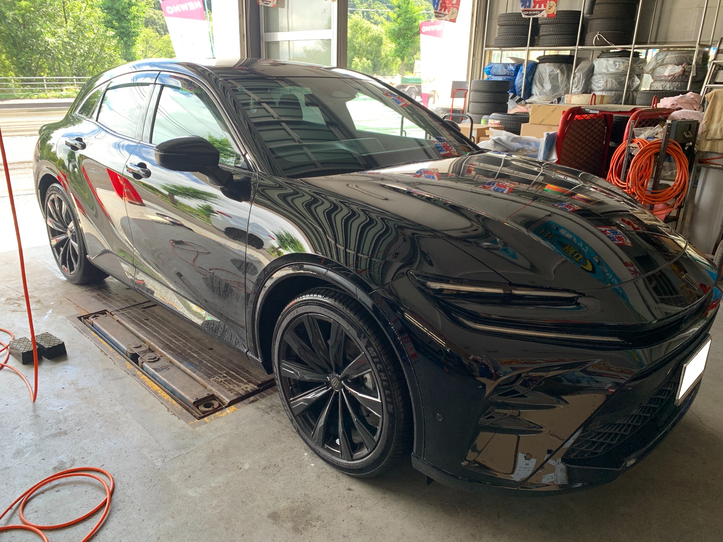 クラウンスポーツ 純正ホイールからモデリスタへチェンジ | タイヤマン