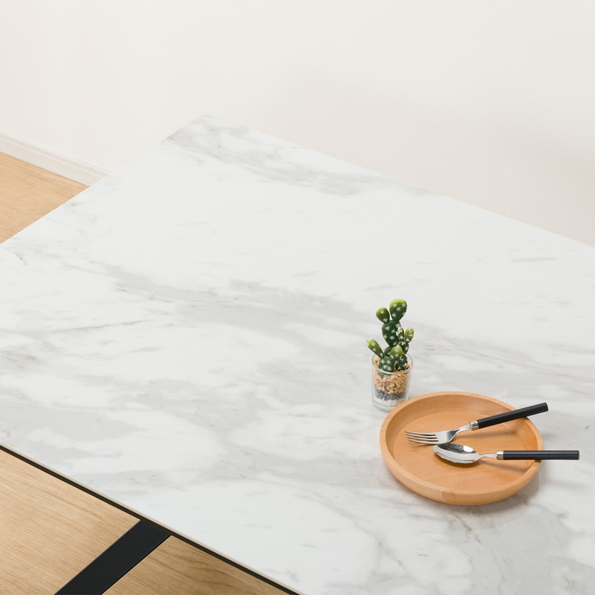 セラミックダイニングテーブル(セーラル150WH/BKスチール脚) | ニトリ