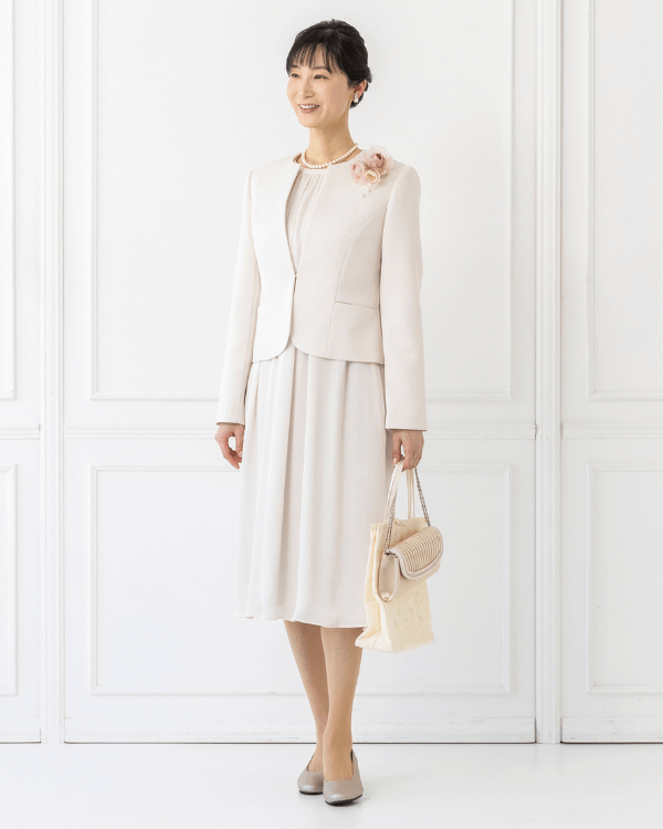 ベージュ 13号】ストレッチジャカード ノーカラージャケット サテン