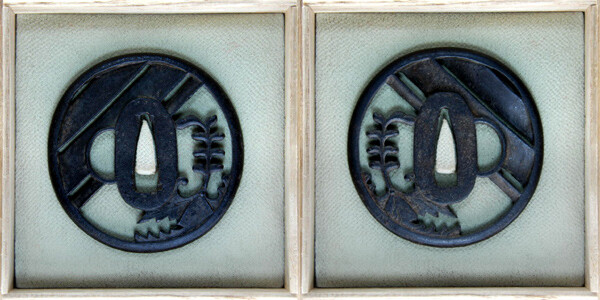 桐花に三引き図鍔 (TU-010921)｜刀・日本刀の販売なら日本刀専門店の