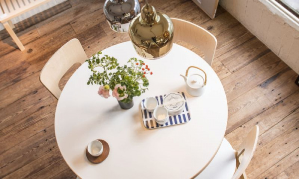 90Aテーブル φ100cm / ホワイトラミネートArtek（アルテック） | 公式