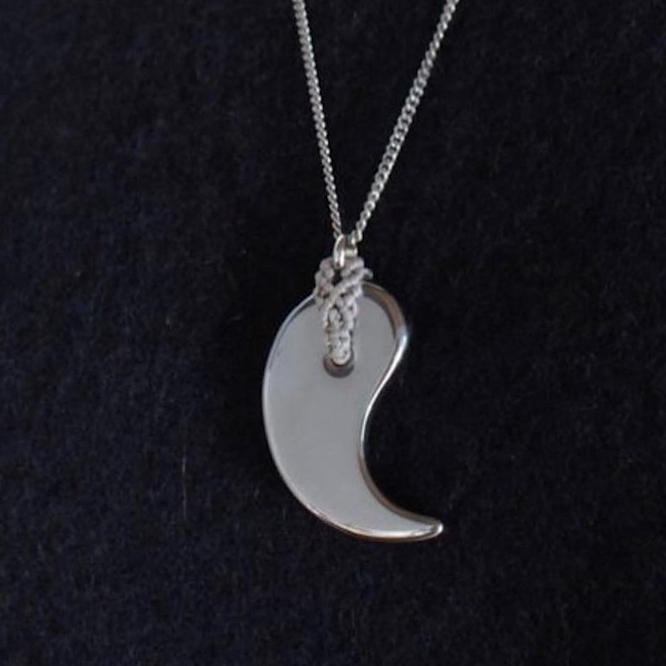 テラヘルツ勾玉ネックレス ラッキーブリング（サージカルステンレス