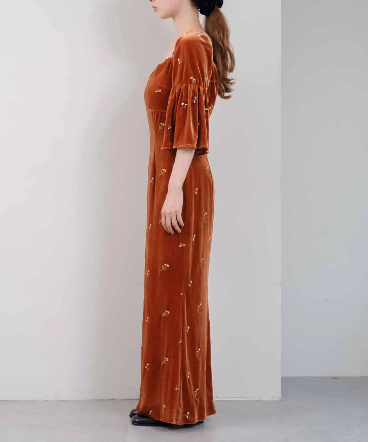 1サイズ】velour bell sleeve dress Kastane（カスタネ）のレンタル