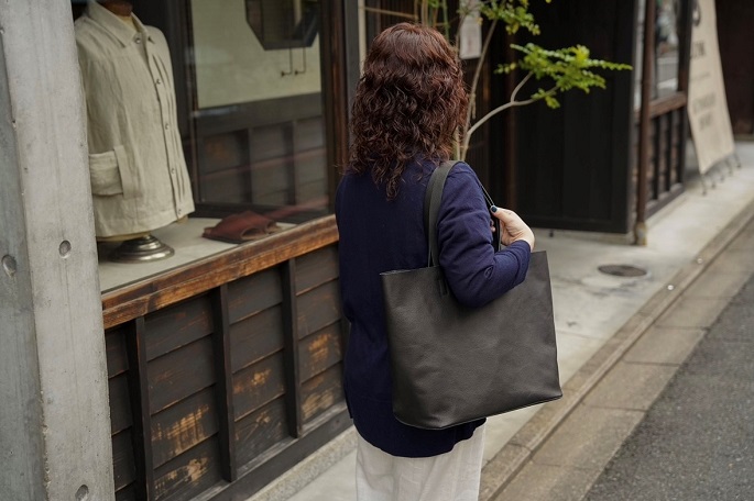 SLOW Recommended Tote | SLOW - スロウ 公式サイト | 革製のバッグ
