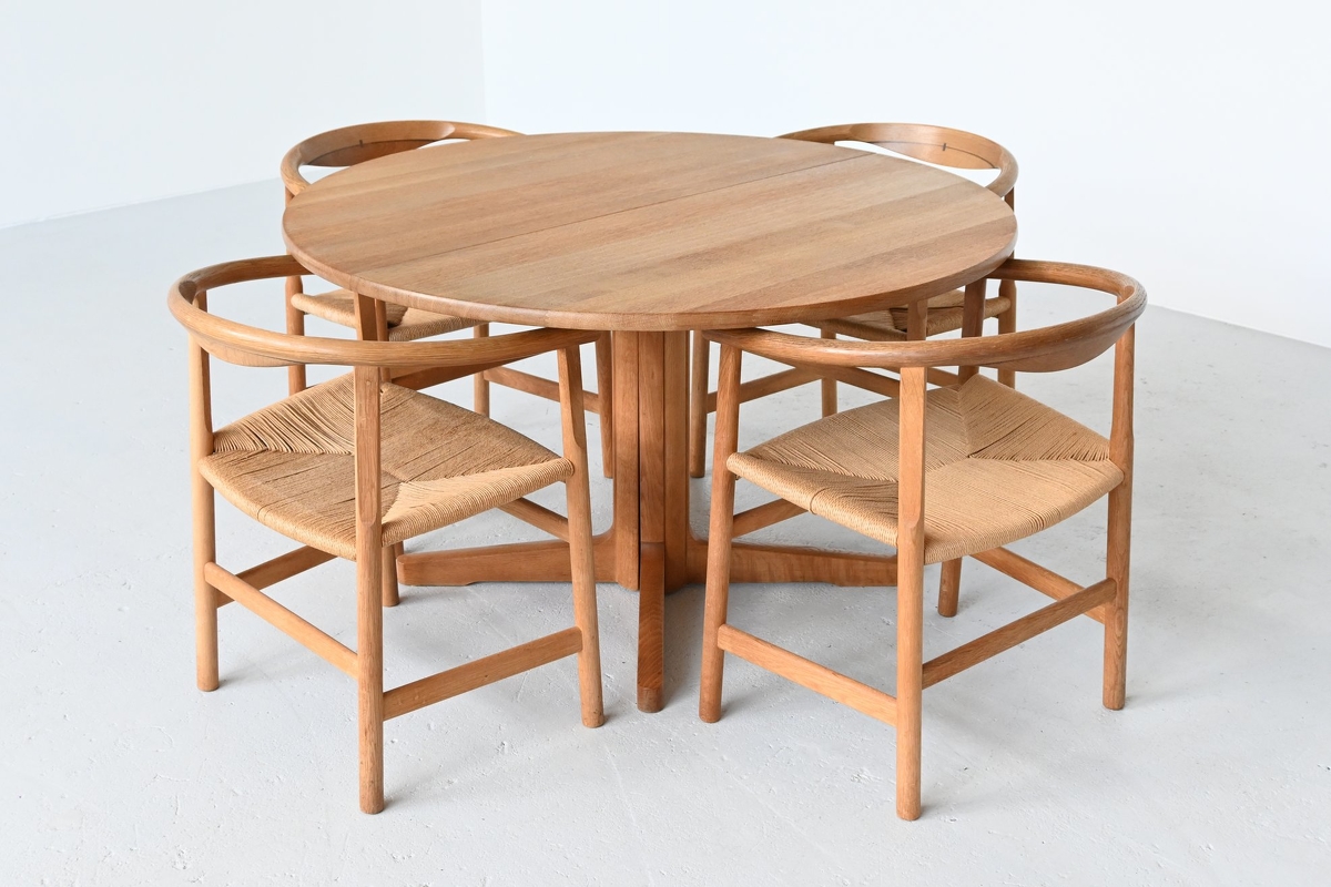 CJ Rosengaarden oak extendable dining table Denmark 1981 I Studio