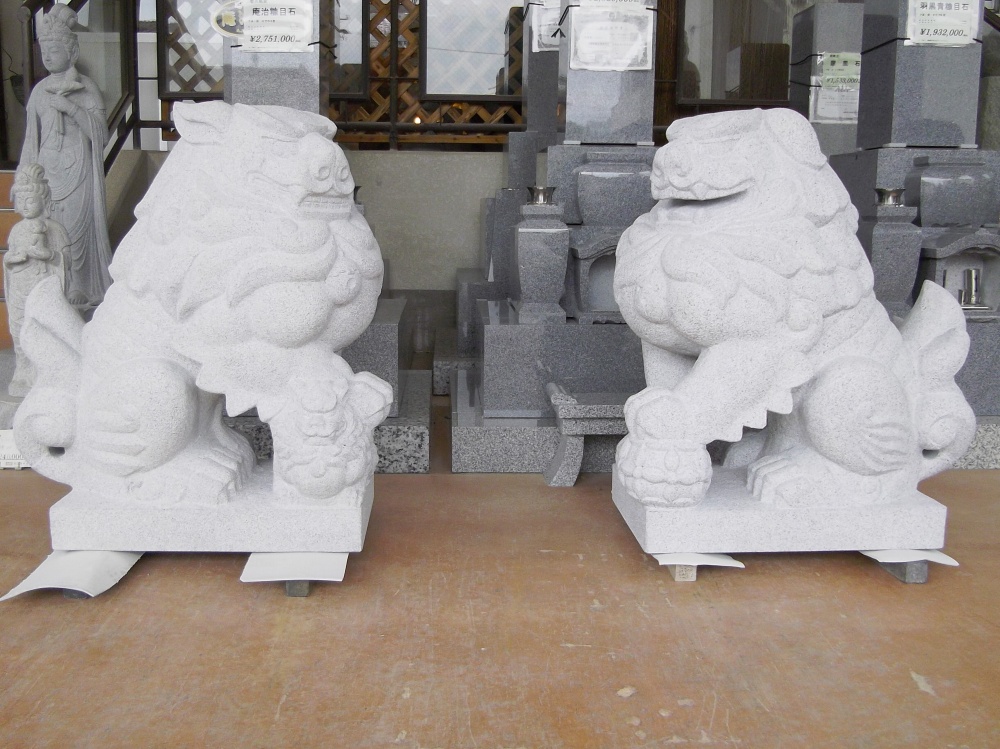 狛犬 古代型子付玉付の製品案内愛知県岡崎市の石灯篭・水鉢蹲など石材