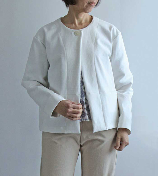 実物大型紙【No.555】ノーカラー切替ポケット付きショートジャケット