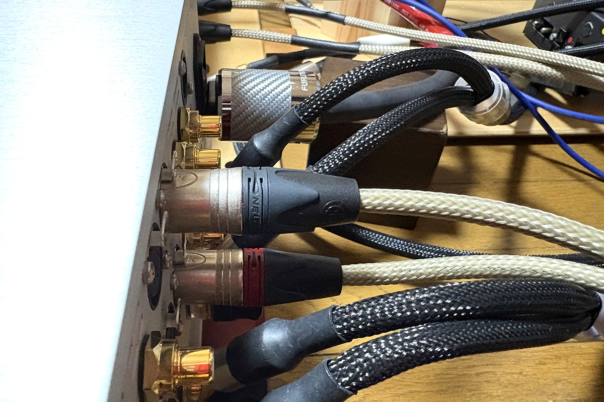 ミニレビュー】新絶縁素材XLPEでハイファイ性能を追求。CHORD COMPANY