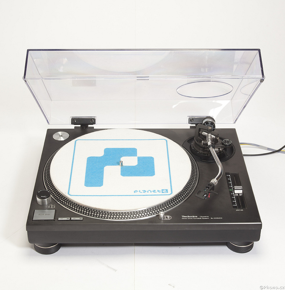 Technics - SL-1210 MK2 - Turntable