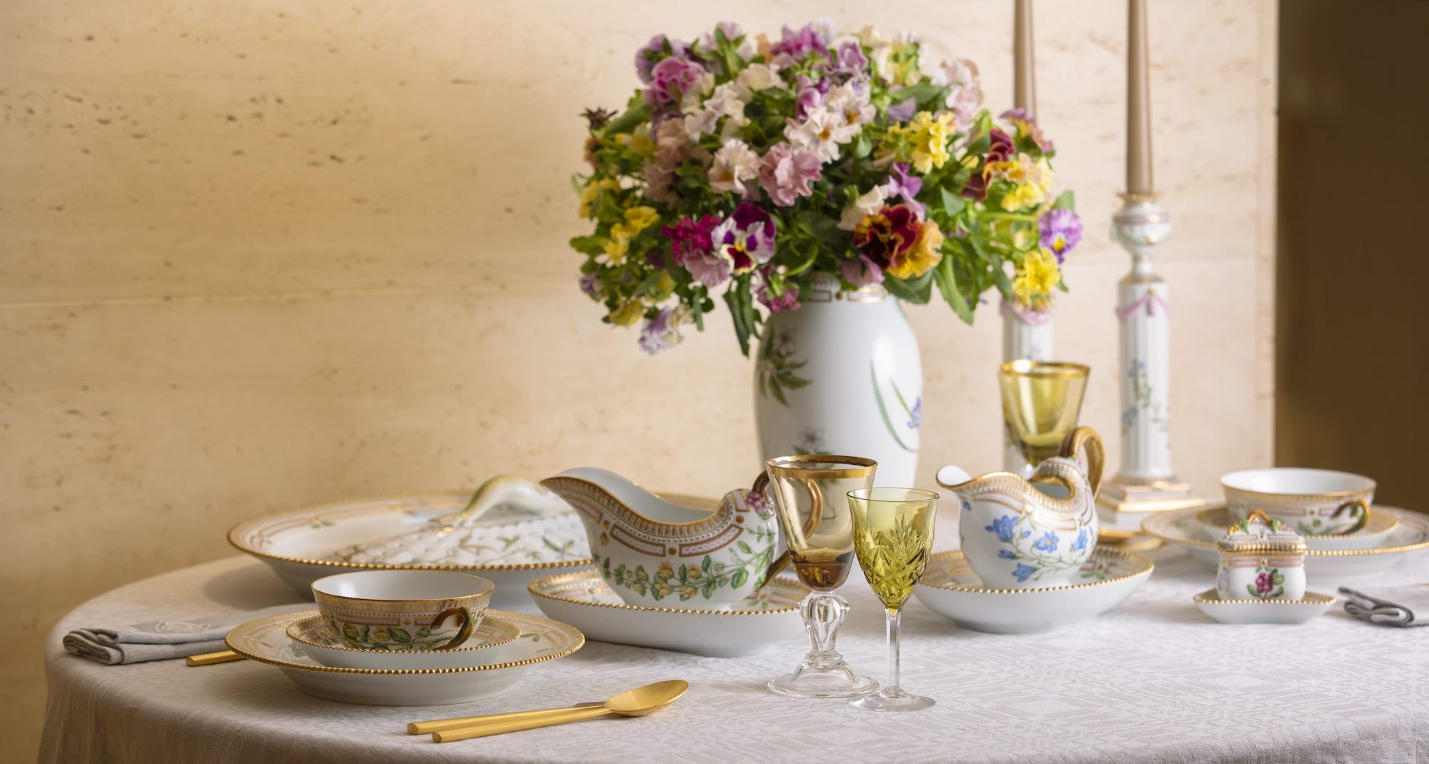 フローラダニカ|ロイヤル コペンハーゲン 公式オンラインストア