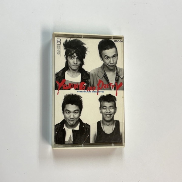 ブルーハーツ カセットテープ THE BLUE HEARTS YOUNG AND PRETTY