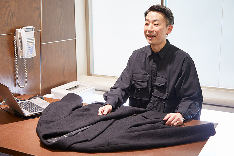 ATONのチェスターコート “ファッションラバーも惚れ込む素材使い