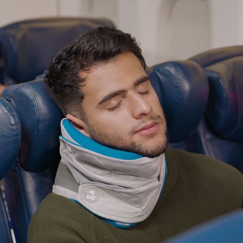 Trtl Pillow Plus｜カメにインスパイアされたサイズ調節可能なトラベル