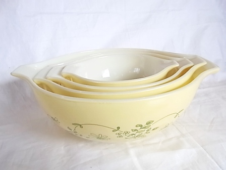送料無料]PYREX（パイレックス）；シンデレラボウル4個SET