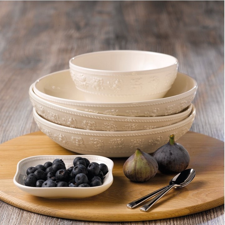 フェスティビティ アイボリー ボウル 22cm|WEDGWOOD公式オンラインストア