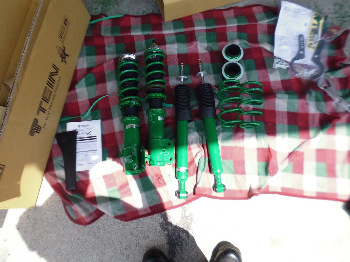 JF3型N-BOX TEIN FLEX Zでローダウン | 店舗おススメ情報 | タイヤ館