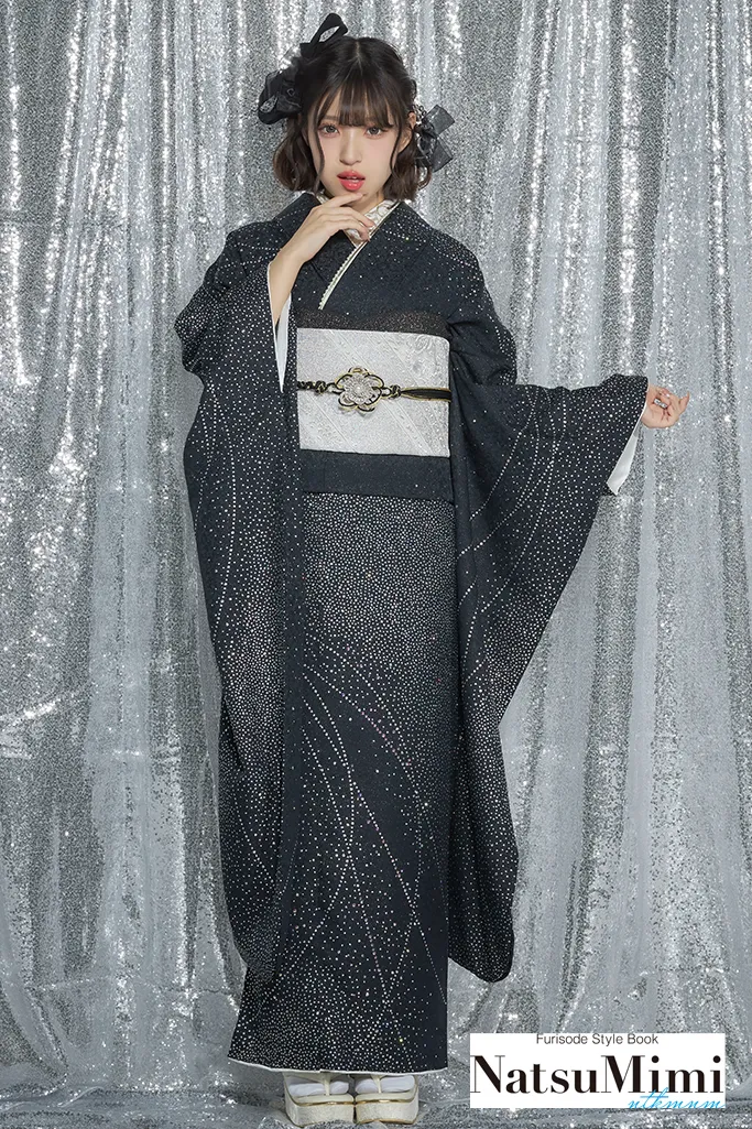 NatsuMimiブランド振袖 無地 黒 キラキラ グリッター シンプル 目立つ