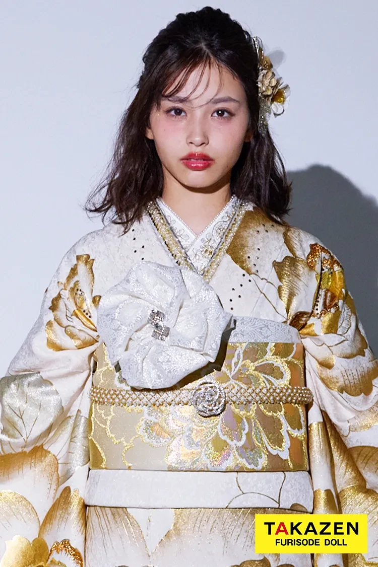 モード系 白金(ゴールド) 薔薇柄/大柄 きれいめ 派手 かっこいい振袖