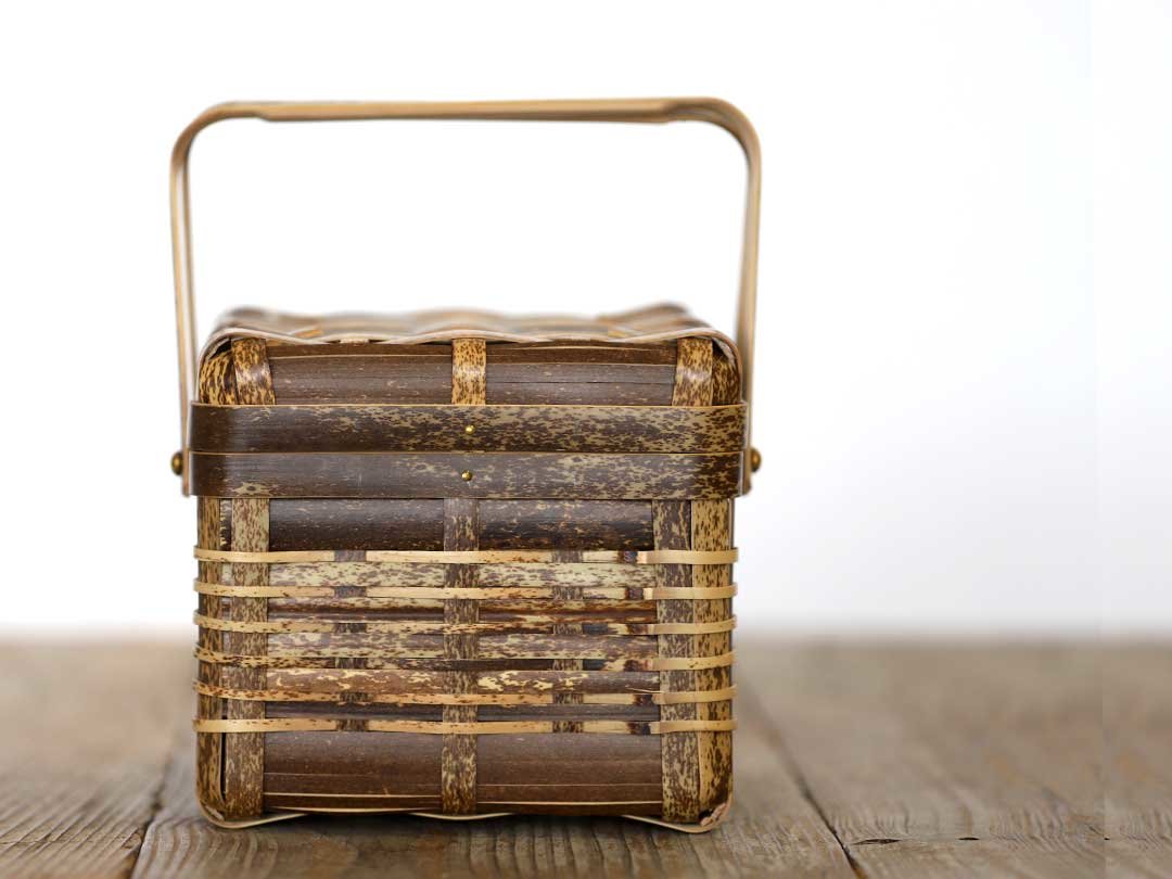 柳行李を衣装籠に - 竹虎四代目がゆく！