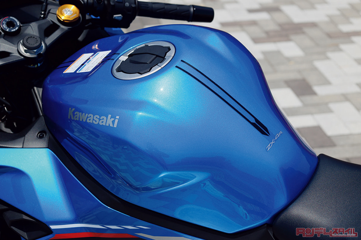 4気筒らしい音と感覚が乗り手の官能を刺激する KAWASAKI Ninja ZX-4R