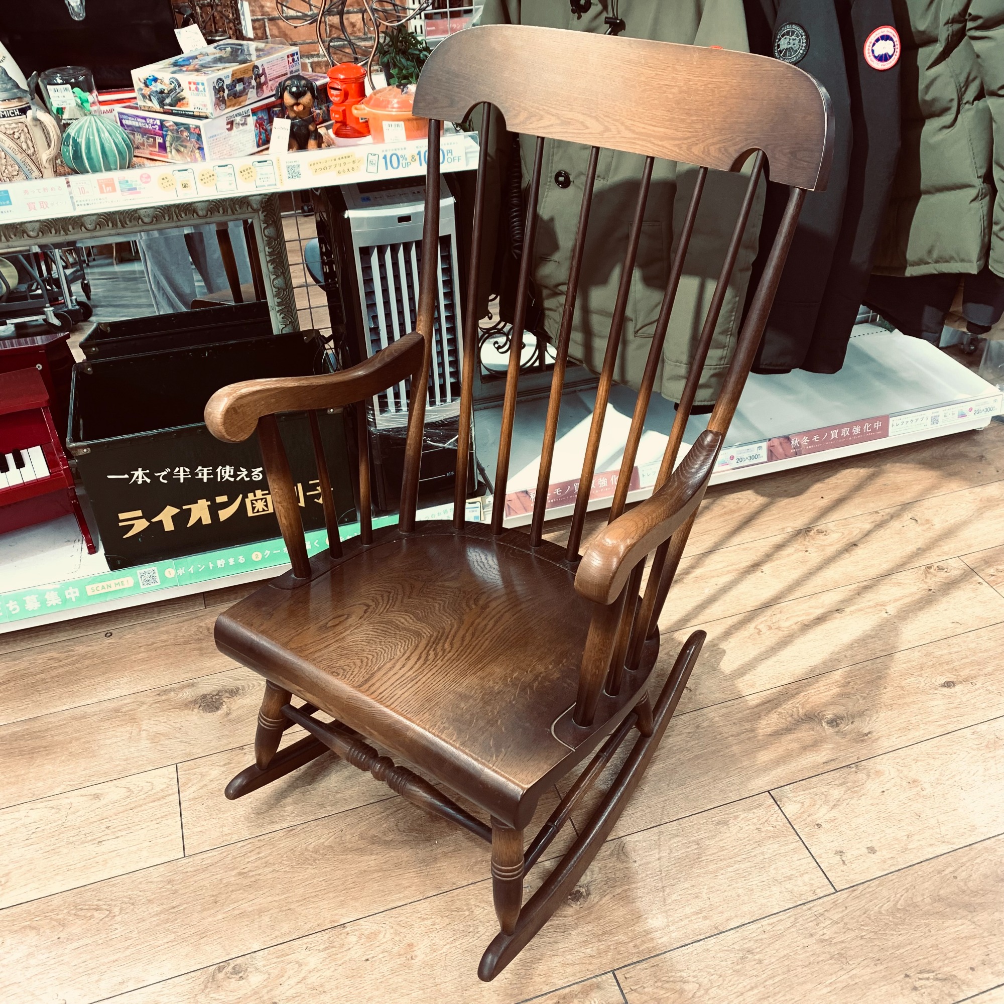 県内最大級の店舗】キツツキマークのロッキングチェアをご紹介！｜2023