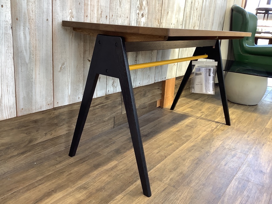 EASY LIFE（イージーライフ）】ミッドセンチュリーデザインのデスク